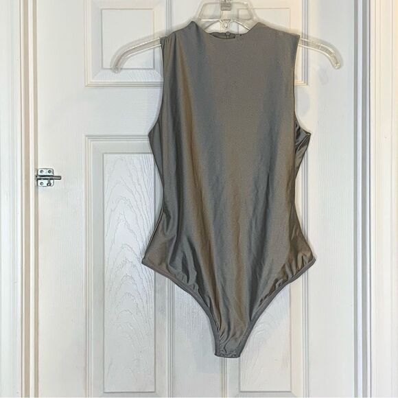 Skims Disco Sleevless Mock Neck Bodysuit Silver Size Large - Picture 2 of 12